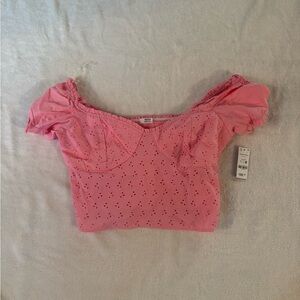NWT. Pink Short Sleeve Top. Ardene. Size XL.